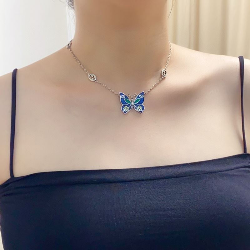 G*u*i necklaces